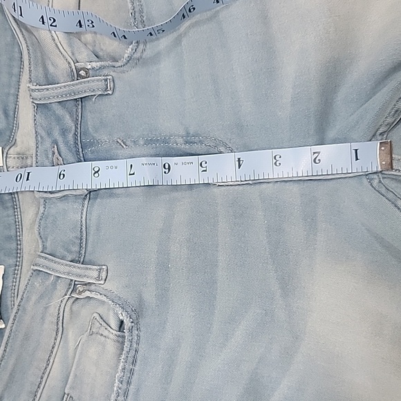 Vigoss, Size 28, Thompson Tomboy Jeans, Light Wash, Gently Used Condition. - Picture 7 of 14